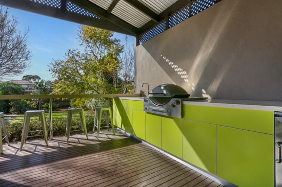 Weber-Q3600-Dulux-Rainforest-Glow-Corian-Concrete-and-Clam-Shell-Alfresco-Kitchen-1