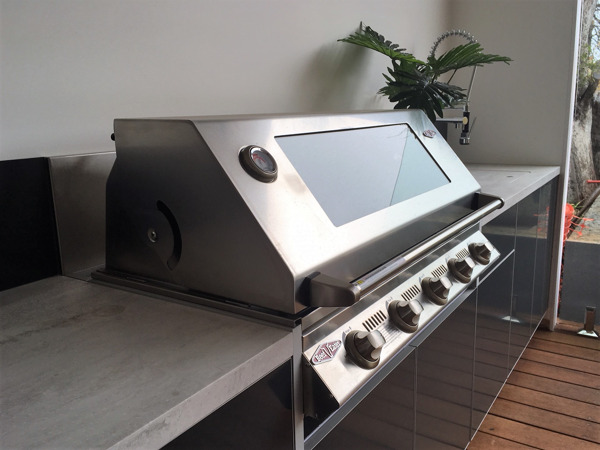 Beefeater Signature 3000 5 Burner Matte Steel Grey Corian Raincloud Alfresco Kitchen 3