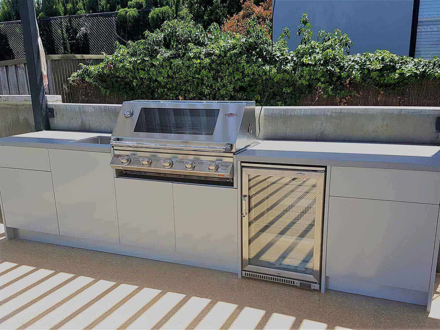 Beefeater Signature 3000S 5 BNR Matte White Corian Dove Outdoor Kitchen