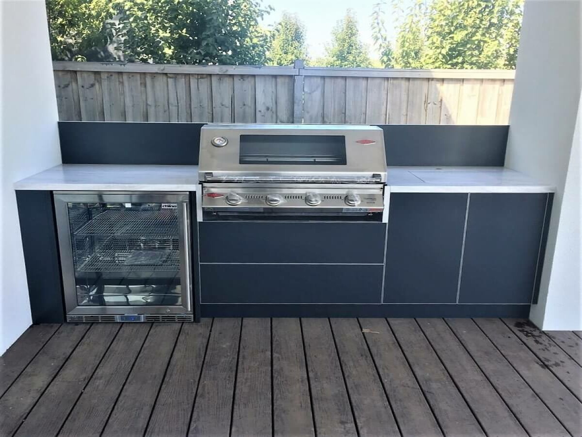 Beefeater Signature 3000 4 BNR Steel Grey Corian Raincloud Alfresco Kitchen