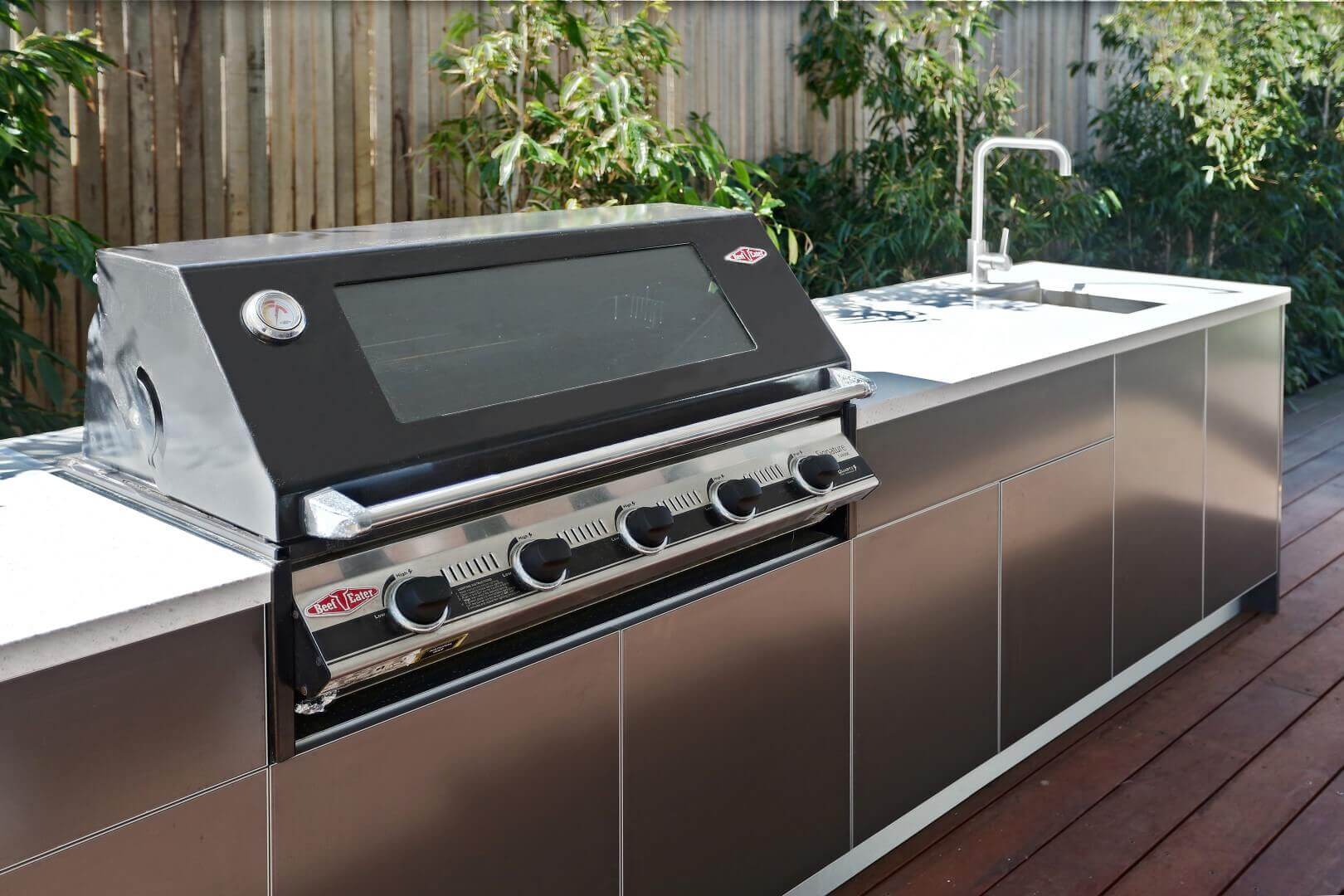 629-LimeTree Alfresco Beefeater 3000E 5 BNR Metallic Charcoal Corian Silver Birch Outdoor Kitchen 10LR