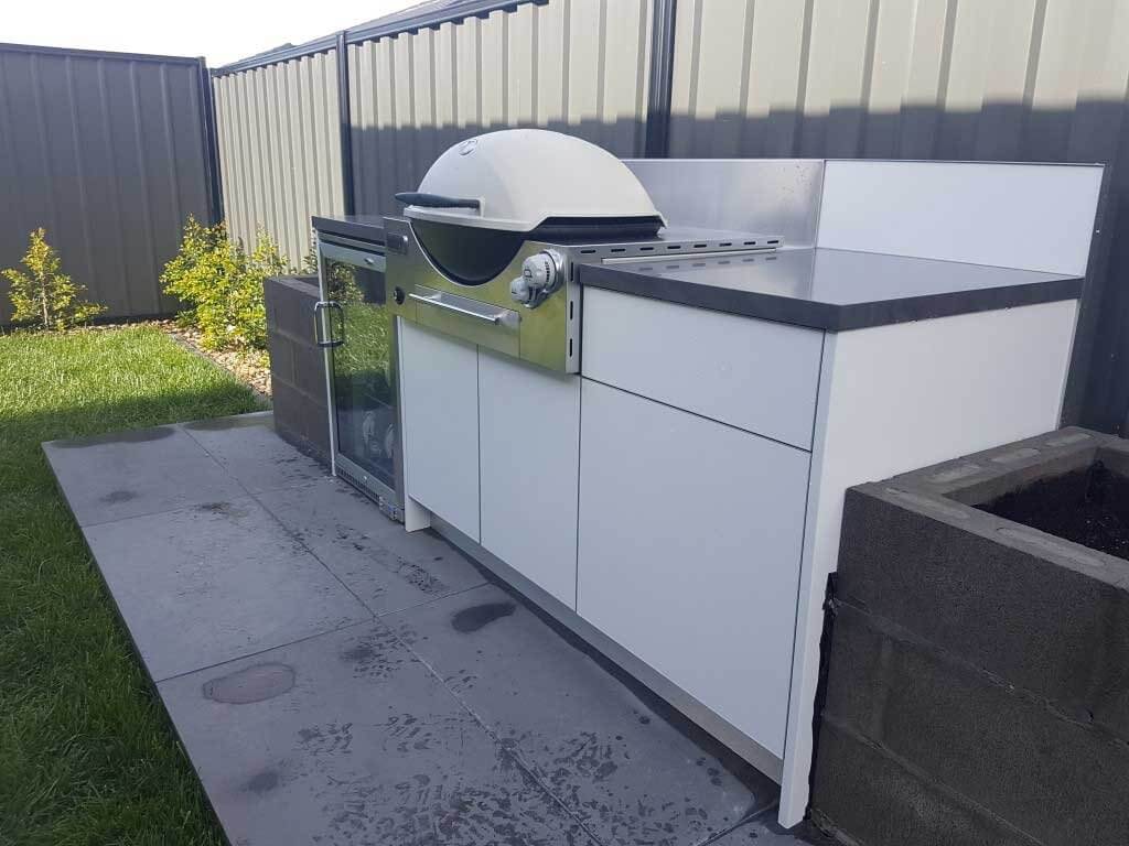 Weber Family Q3600 Matte White Corian Carbon Concrete Outdoor Kitchen