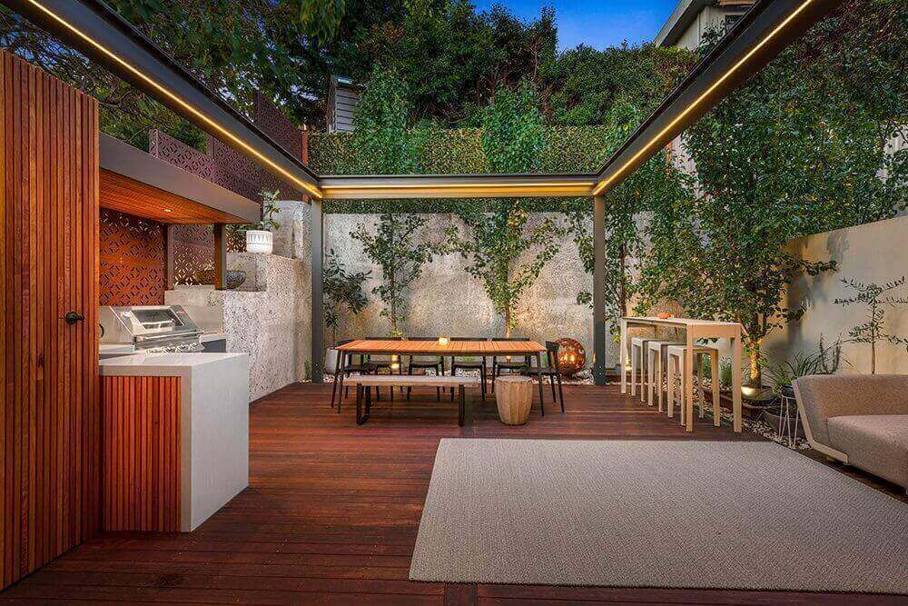 Feature Outdoor Kitchen 1