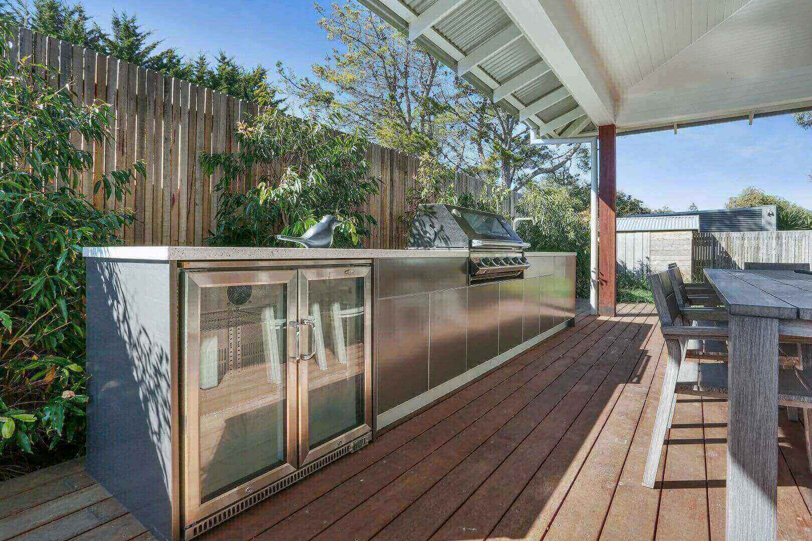 5 Reasons why you should engage a specialist for your Outdoor Kitchen