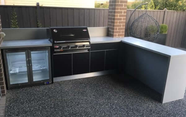 Beefeater-Signature-3000E-5-BNR-Matte-Black-Corian-Dove-Alfresco-Kitchen-600x380