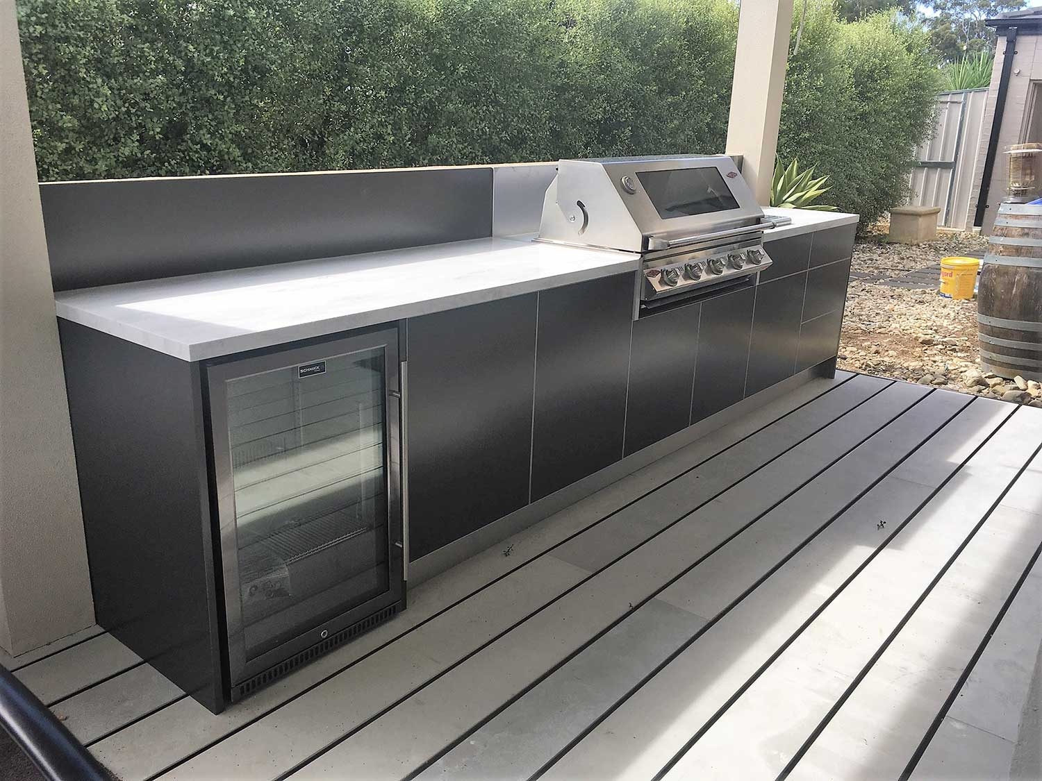 LimeTree Alfresco Beefeater Signature 3000S 5 BNR Metallic Charcoal Corian Raincloud Alfresco Kitchen