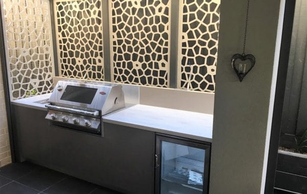 Beefeater-Signture-3000-4-BNR-Matte-Stone-Corian-Raincloud-Alfresco-Kitchen-600x380