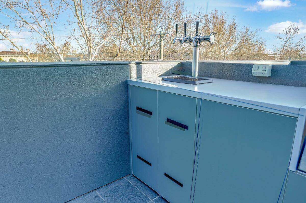 Gasmate-6-BNR-BBQ-Ash-Grey-Corian-Dove-Outdoor-Kitchen-LR8