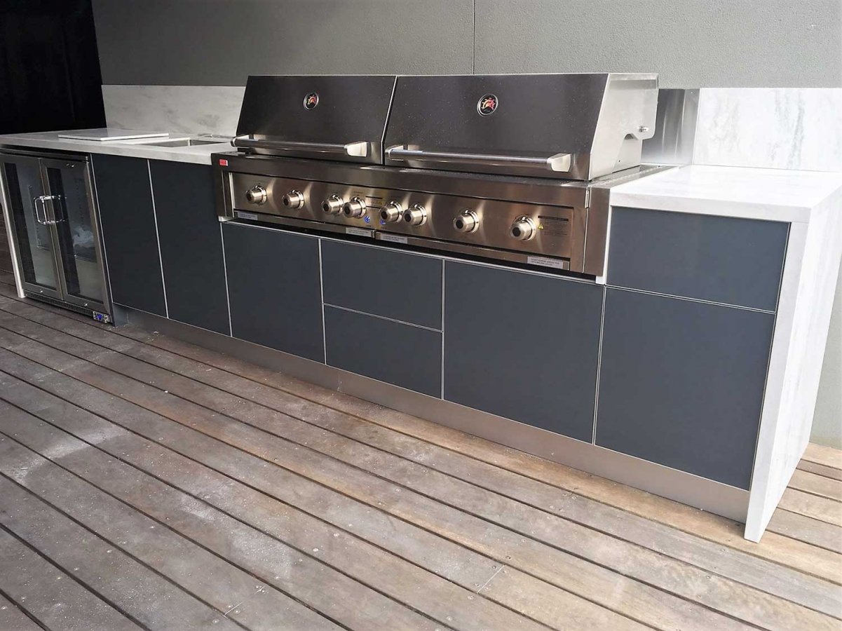 Grand Turbo 6BNR Steel Grey Corian Raincloud Langwarrin Outdoor Kitchen Project