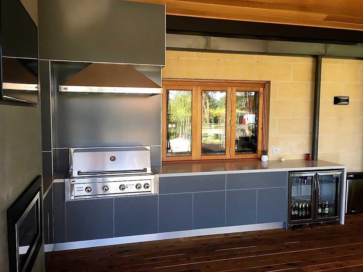 Grand Turbo Outdoor Kitchen in Langwarrin Melbourne by LimeTree Alfresco