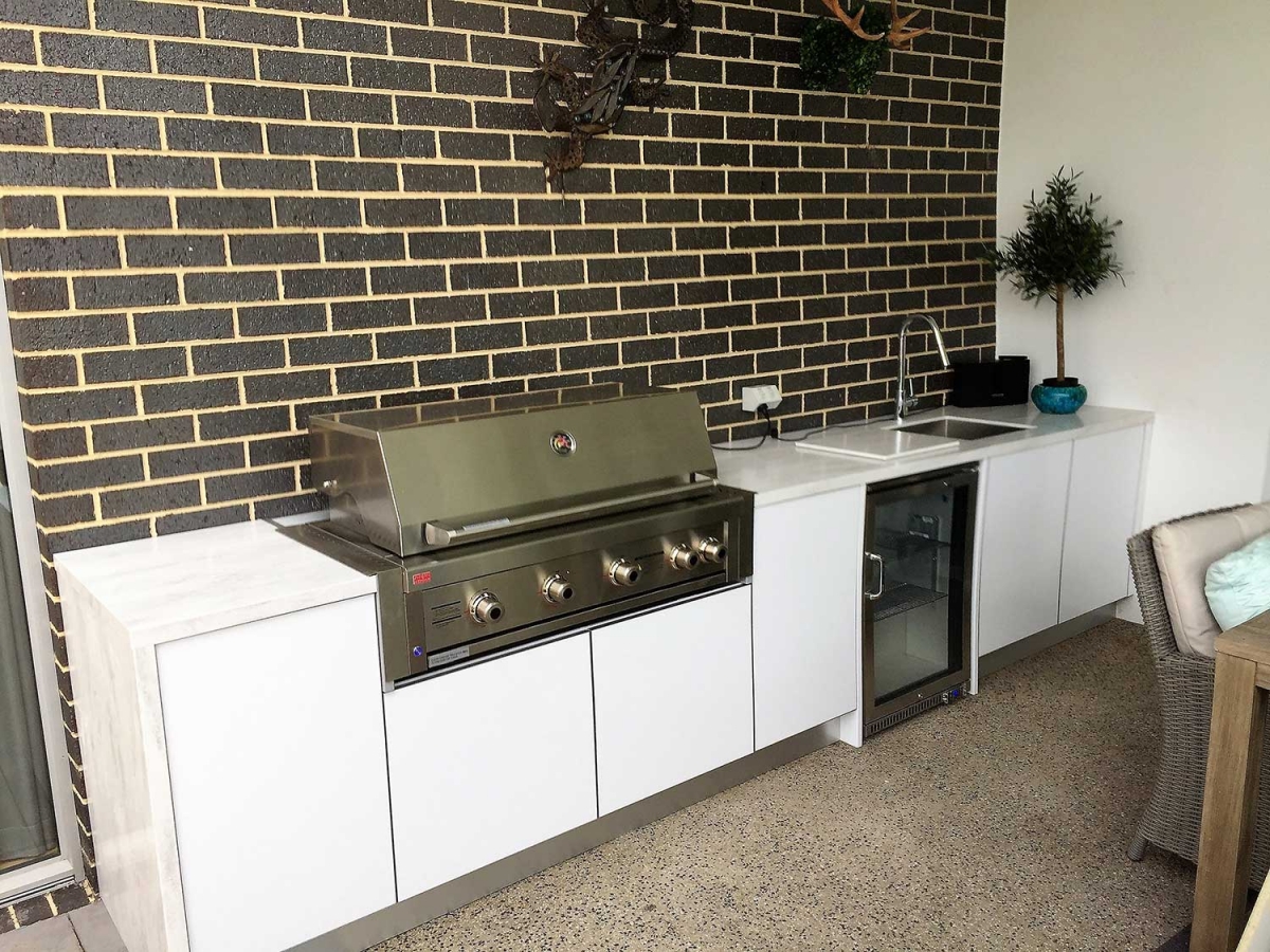 Grand Turbo Outdoor Kitchen in Mt Eliza by LimeTree Alfresco