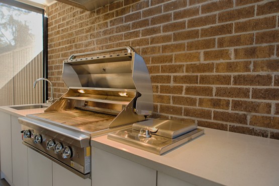 Outdoor-Kitchen-Thornbury-Melbourne-PIC-5-555x369-1