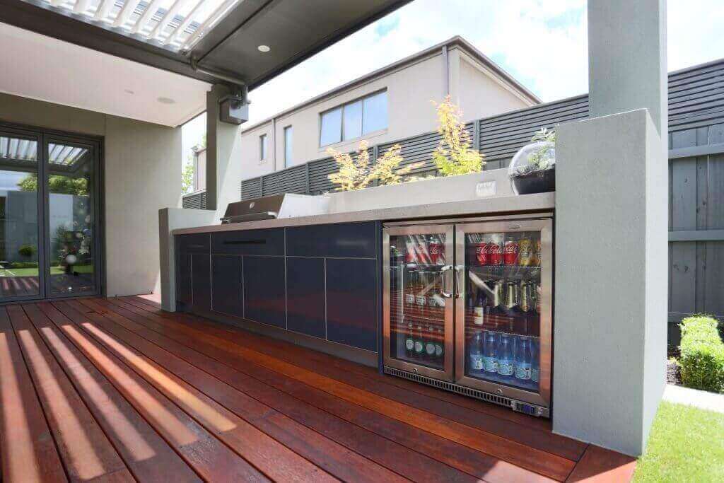 Feature Outdoor Kitchen 11